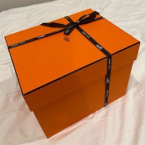 Picotin 18 empty box